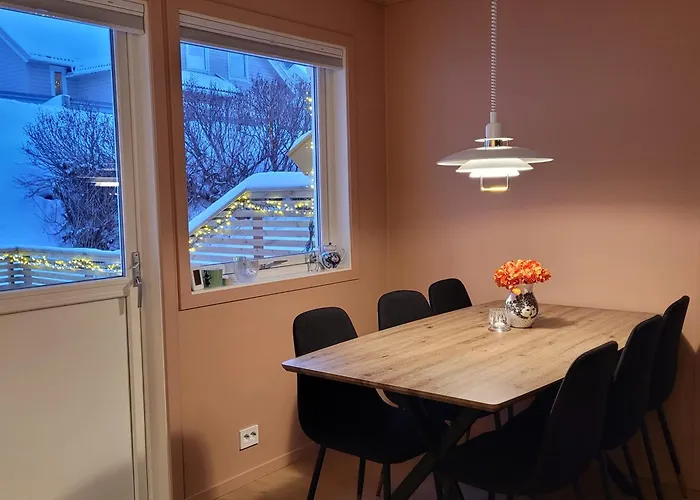 Cozy House With Private Garden