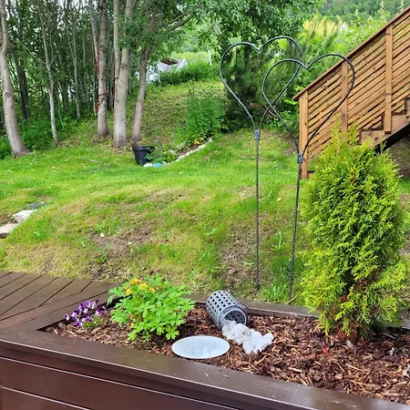 Cozy House With Private Garden Apartment *